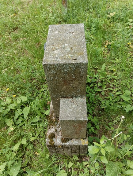 004