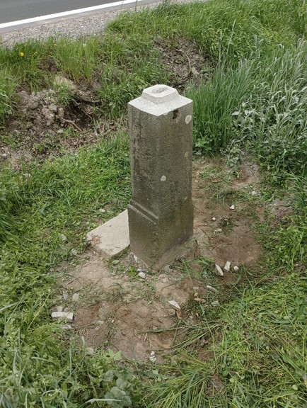 073