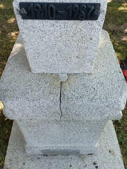 040