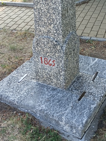 112