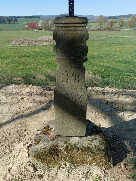 054