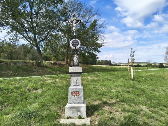 073