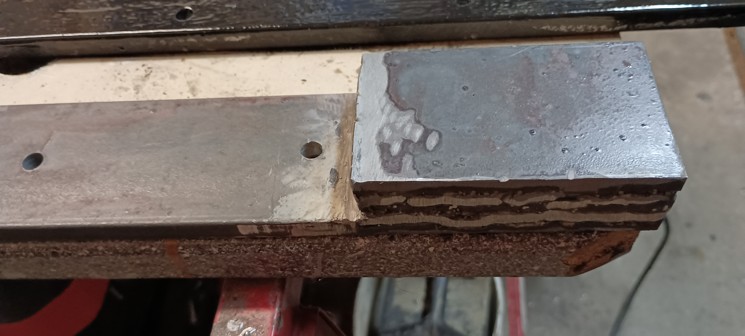 050a