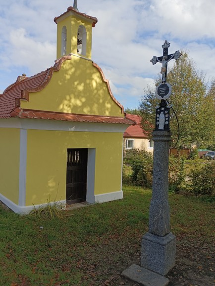 100