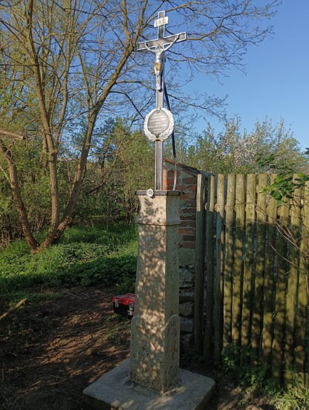 112