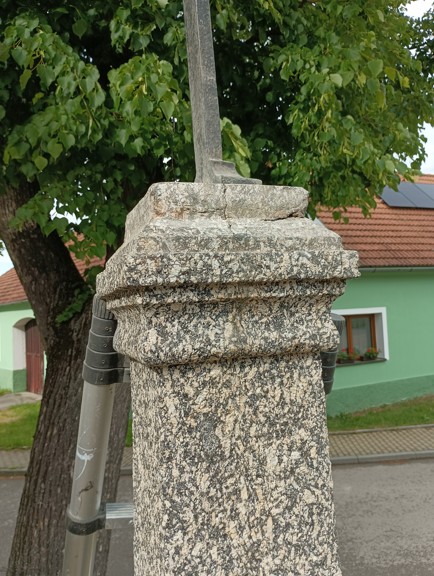 057